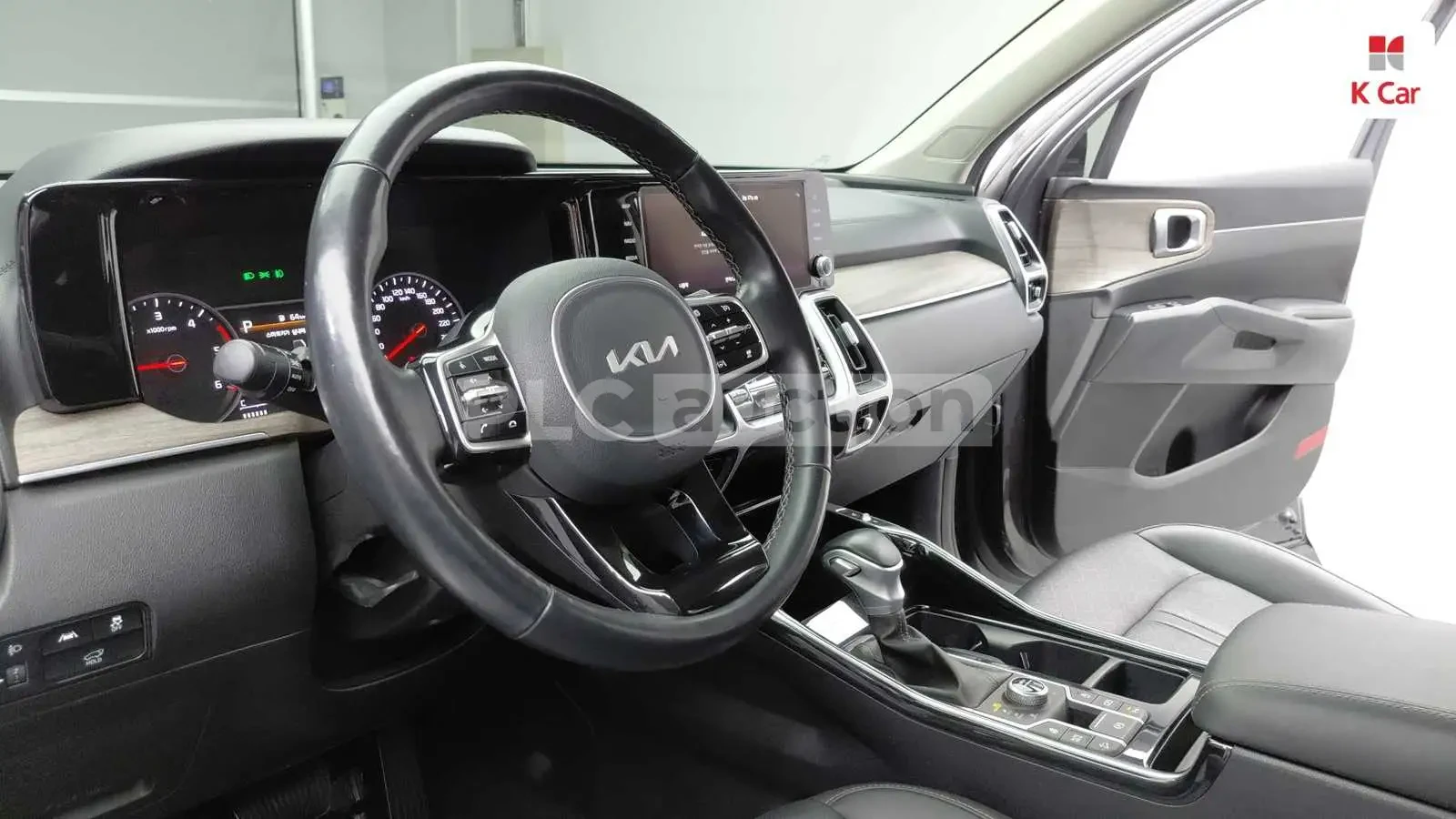 Kia Sorento 2.2 4х4| КАМЕРА| DISTRONIC| ОБДУХ| ВКЛ.ТЕХНОТЕСТ, снимка 6 - Автомобили и джипове - 54845851