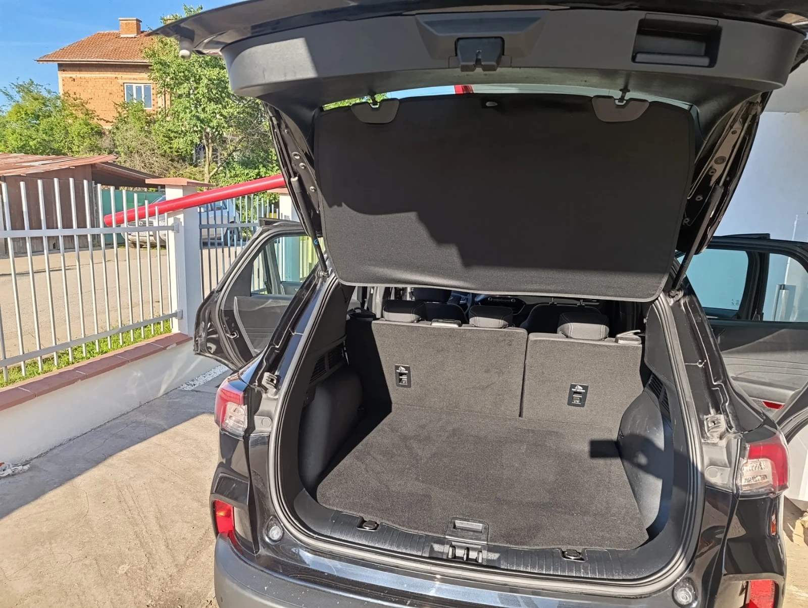 Ford Kuga 2.5 FHEV, FLEXIFUEL, снимка 15 - Автомобили и джипове - 54934257
