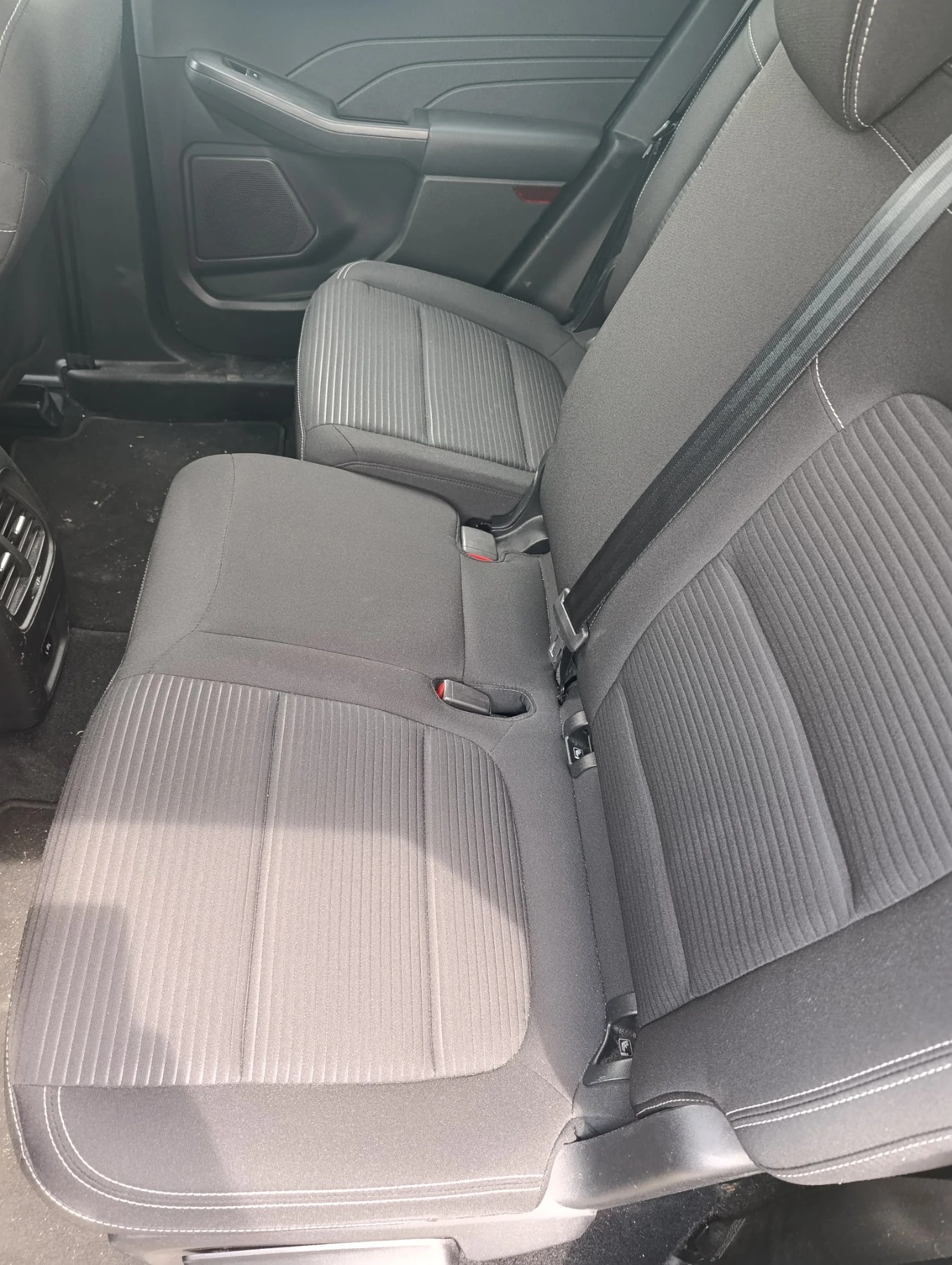 Ford Kuga 2.5 FHEV, FLEXIFUEL, снимка 7 - Автомобили и джипове - 54934257