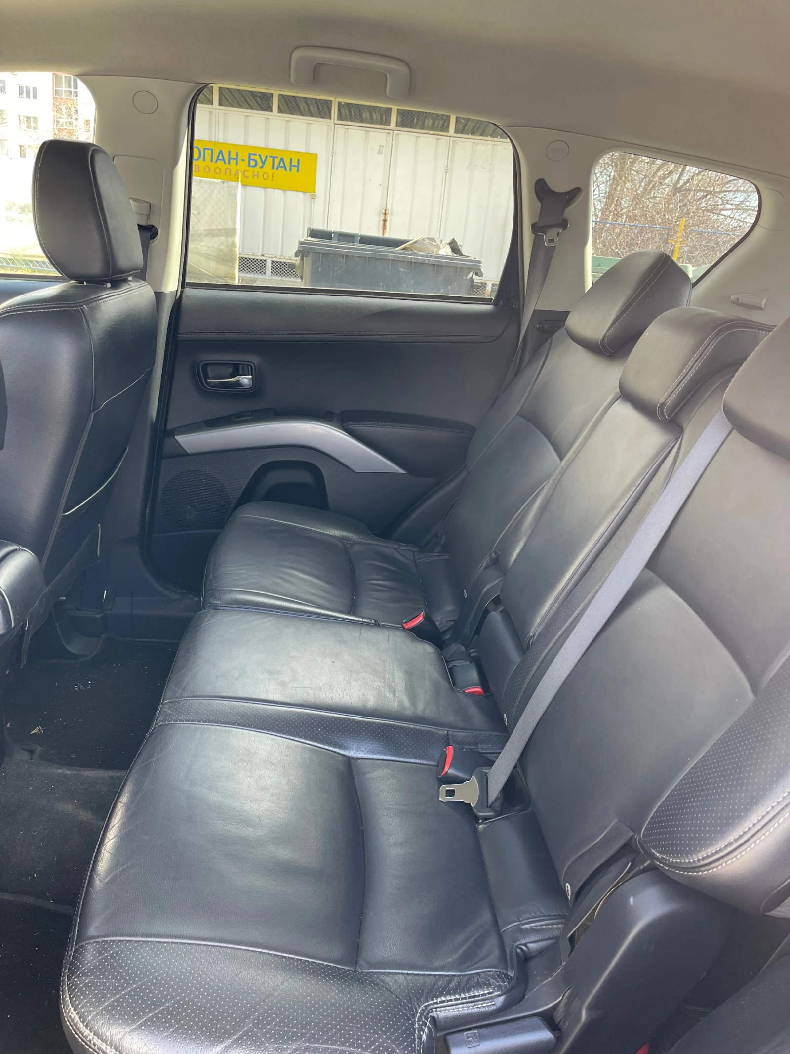 Mitsubishi Outlander 2.2 4x4 FULL Автоматик| Нави| Камера| Кожа| Ксенон, снимка 11 - Автомобили и джипове - 55241540