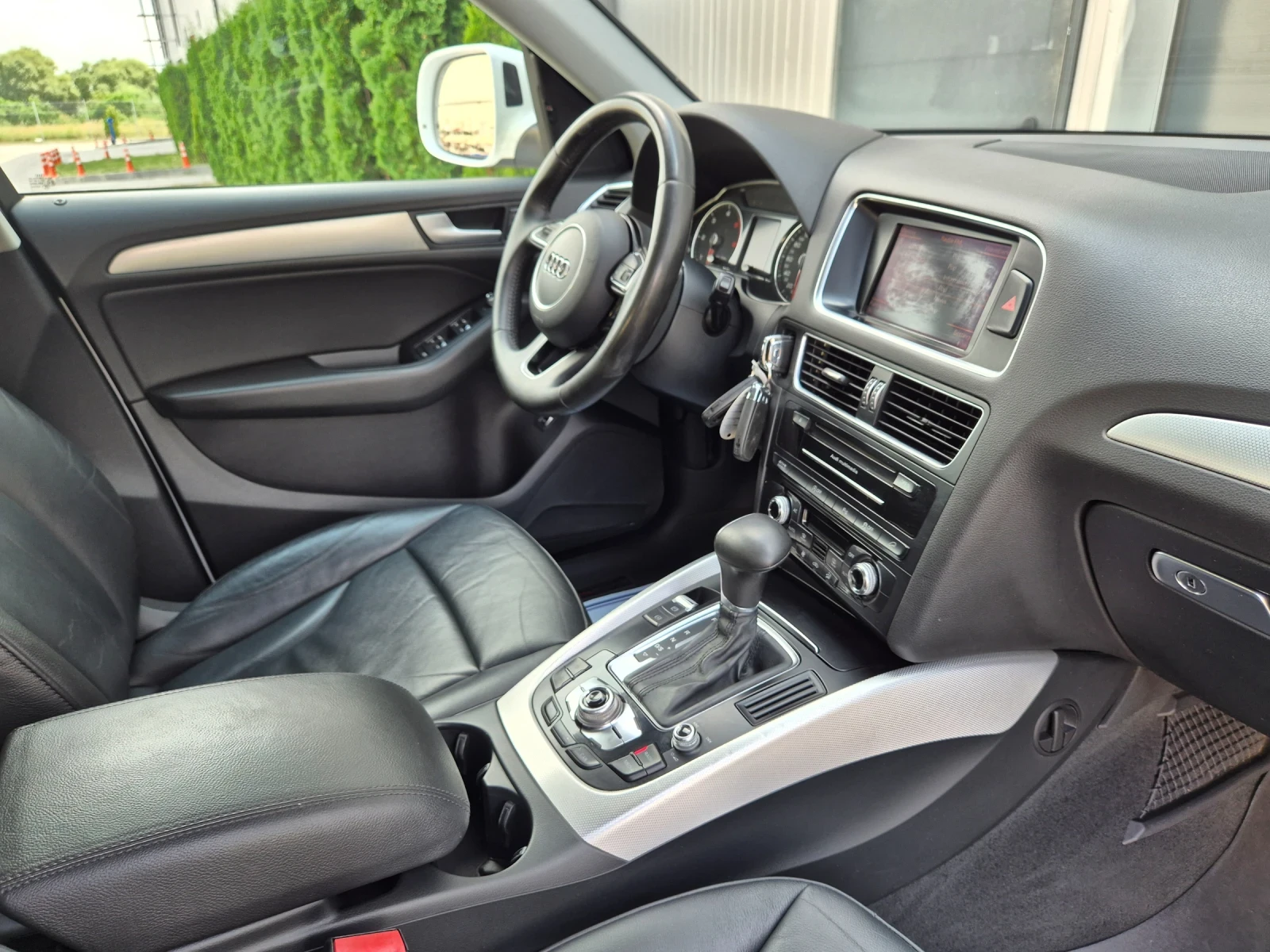 Audi Q5 2.0TDI Avtomat Facelift , снимка 15 - Автомобили и джипове - 55364397
