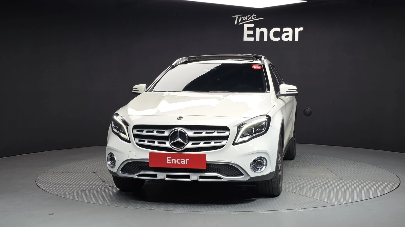Mercedes-Benz GLA 220 ЛЮК* ЕЛ. БАГАЖНИК* BLIND SPOT* КРАЙНА ЦЕНА, снимка 3 - Автомобили и джипове - 55367110