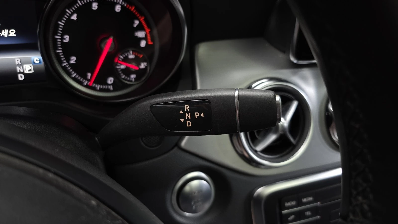 Mercedes-Benz GLA 220 ЛЮК* ЕЛ. БАГАЖНИК* BLIND SPOT* КРАЙНА ЦЕНА, снимка 9 - Автомобили и джипове - 55367110