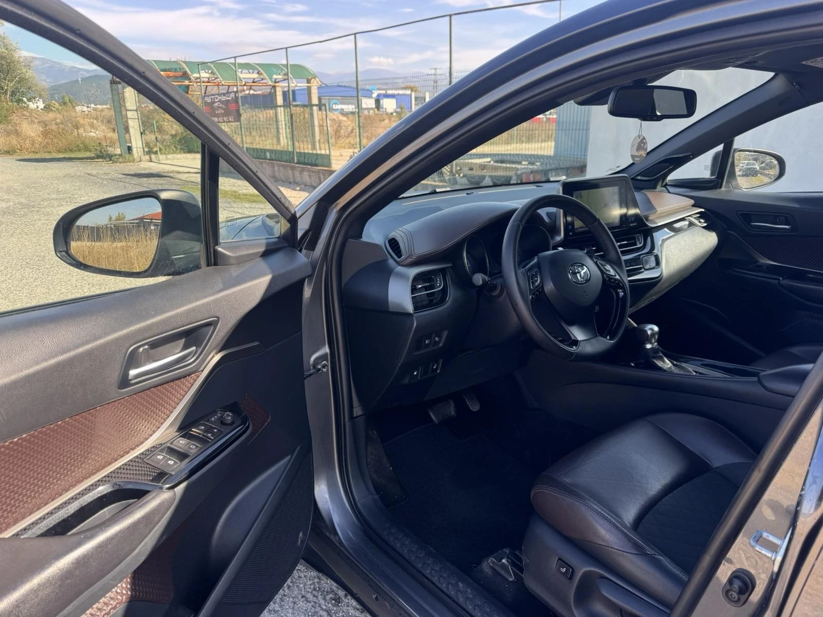 Toyota C-HR, снимка 9 - Автомобили и джипове - 56621076