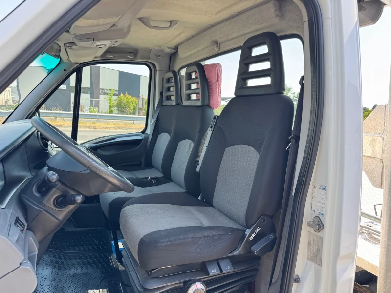 Iveco 35c18 СПЕЦИАЛЕН#КЛИМАТИК#ВЪЗГЛАВНИЦИ#ДВОЙНА ГУМА, снимка 11 - Бусове и автобуси - 51109899