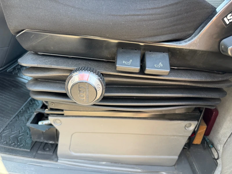 Iveco 35c18 СПЕЦИАЛЕН#КЛИМАТИК#ВЪЗГЛАВНИЦИ#ДВОЙНА ГУМА, снимка 14 - Бусове и автобуси - 51109899