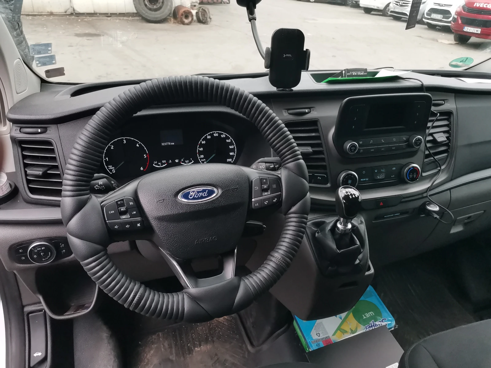 Ford Transit Custom 8+ 1, снимка 8 - Бусове и автобуси - 56680587