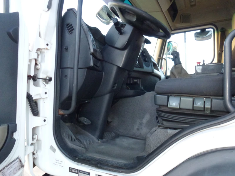 Renault Kerax 370 DXI, снимка 8 - Камиони - 52423646