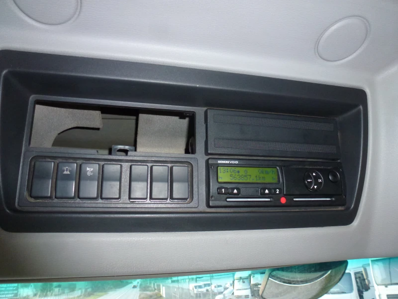 Renault Kerax 370 DXI, снимка 10 - Камиони - 52423646