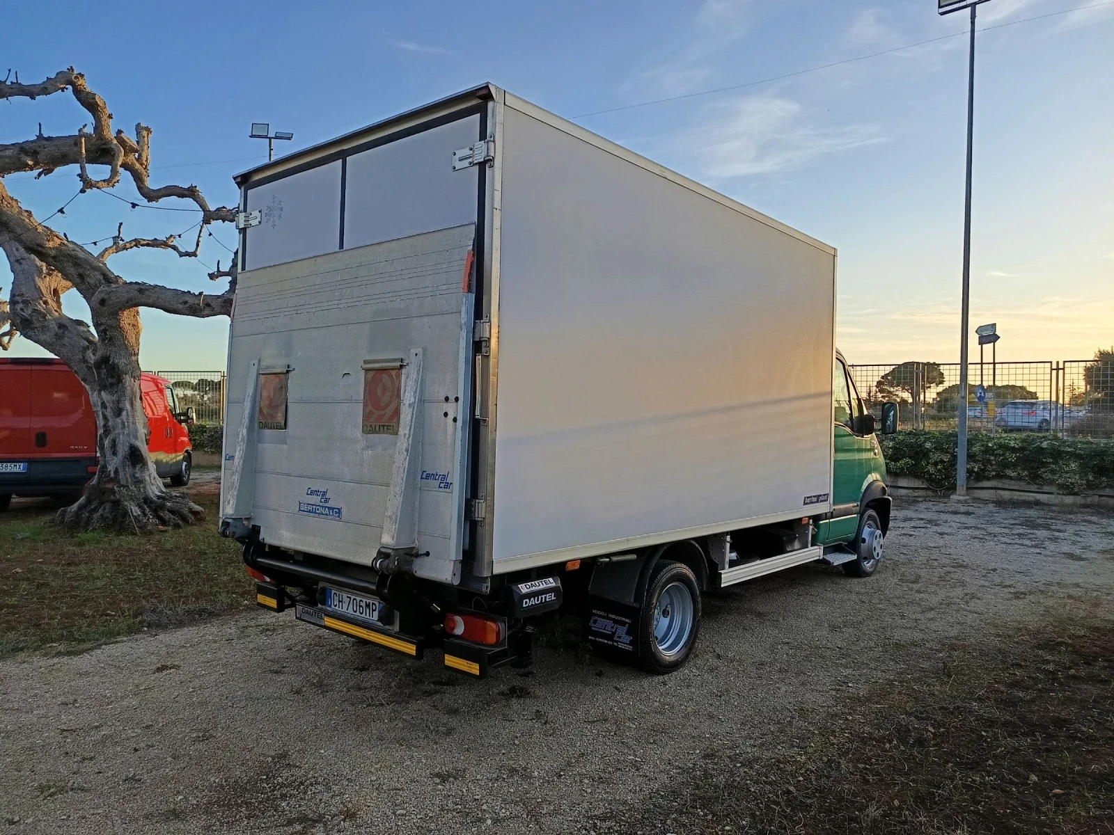 Renault Mascott Хладилен+ Борд - изображение 3