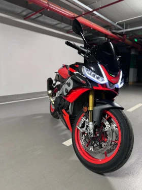     Aprilia Tuono V4 FACTORY 