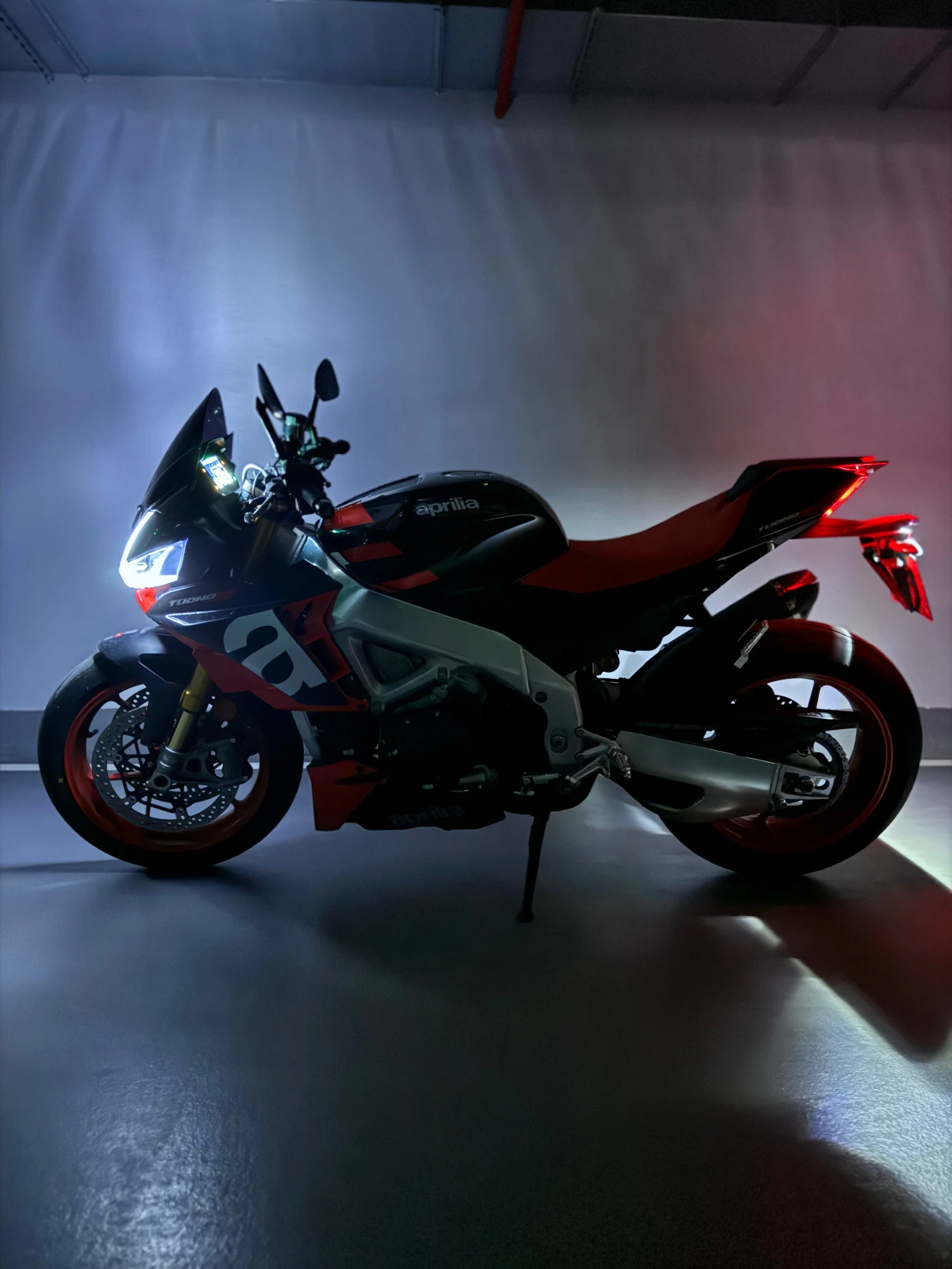 Aprilia Tuono V4 FACTORY  - изображение 6