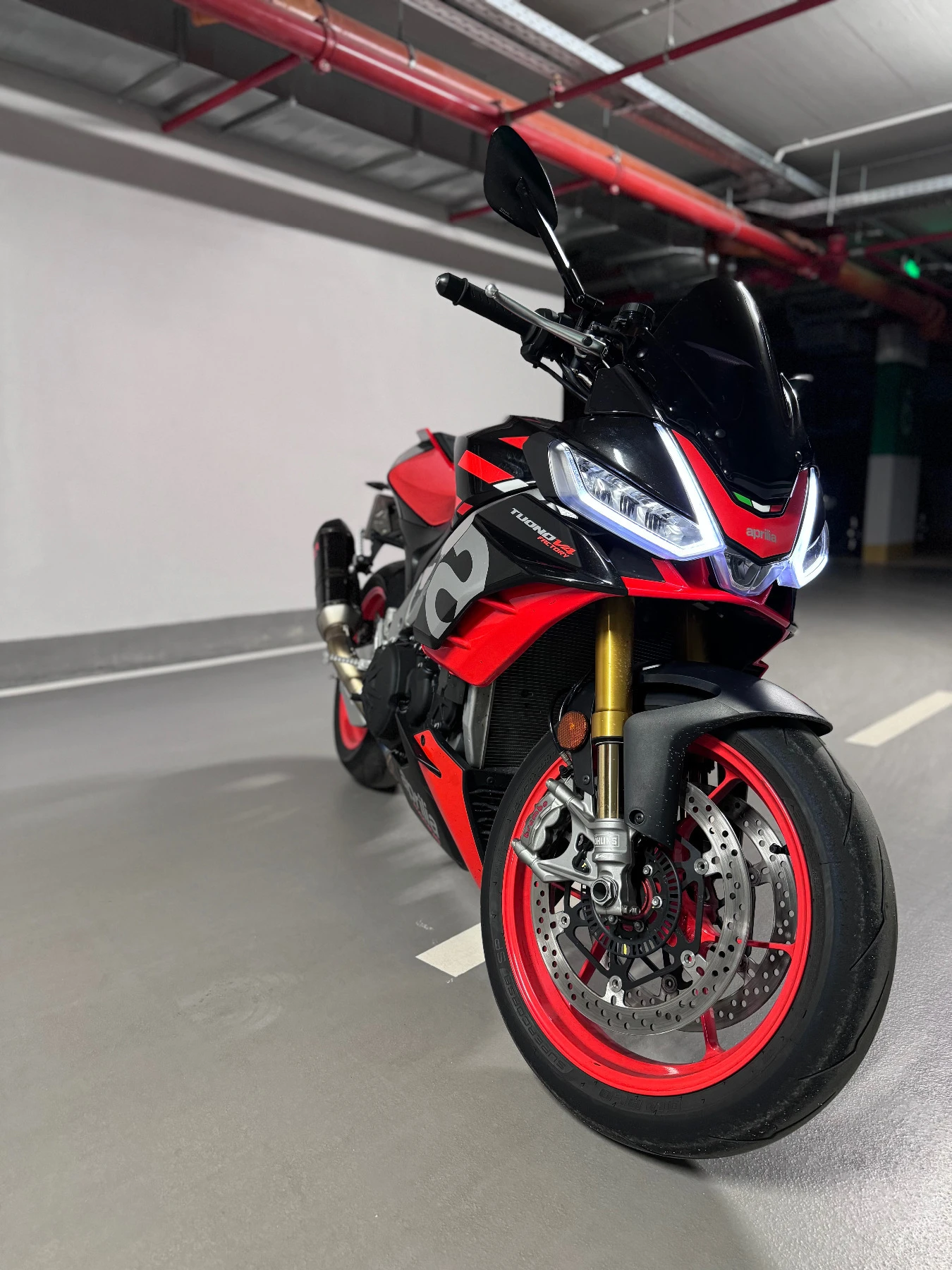 Aprilia Tuono V4 FACTORY  - изображение 2