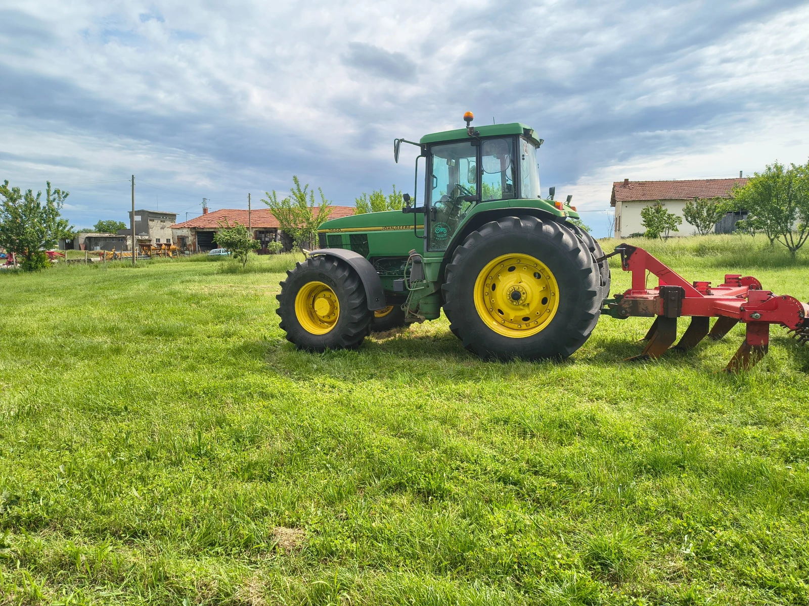 Трактор John Deere 7600, снимка 3 - Селскостопанска техника - 54685810