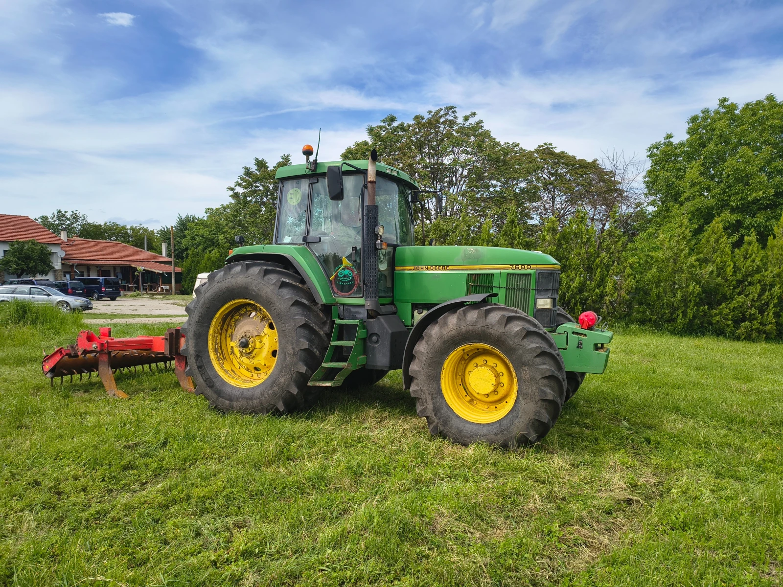 Трактор John Deere 7600, снимка 4 - Селскостопанска техника - 54685810