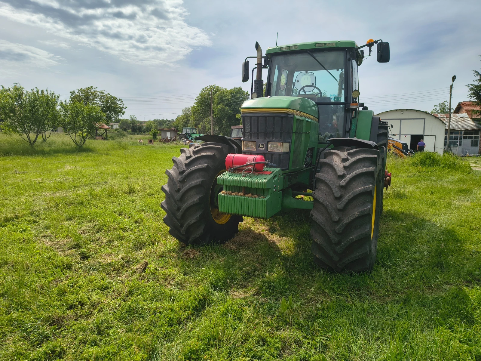 Трактор John Deere 7600