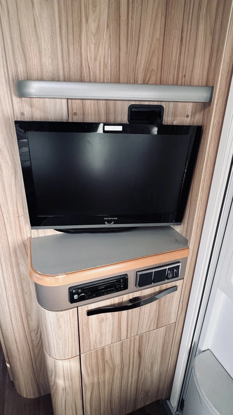 Каравана HYMER / ERIBA NOVA 535 КЛИМАТИК, МУВЪР, СОЛАР, снимка 8 - Каравани и кемпери - 52159479