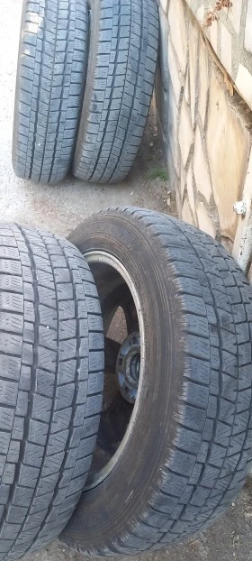Гуми Зимни 195/60R16, снимка 4