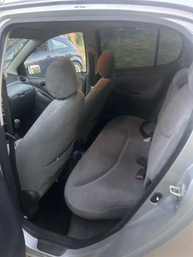 Toyota Yaris 1.0, снимка 8