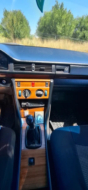 Mercedes-Benz 200, снимка 9