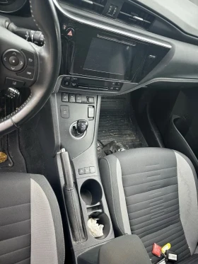 Toyota Auris Такси , снимка 5