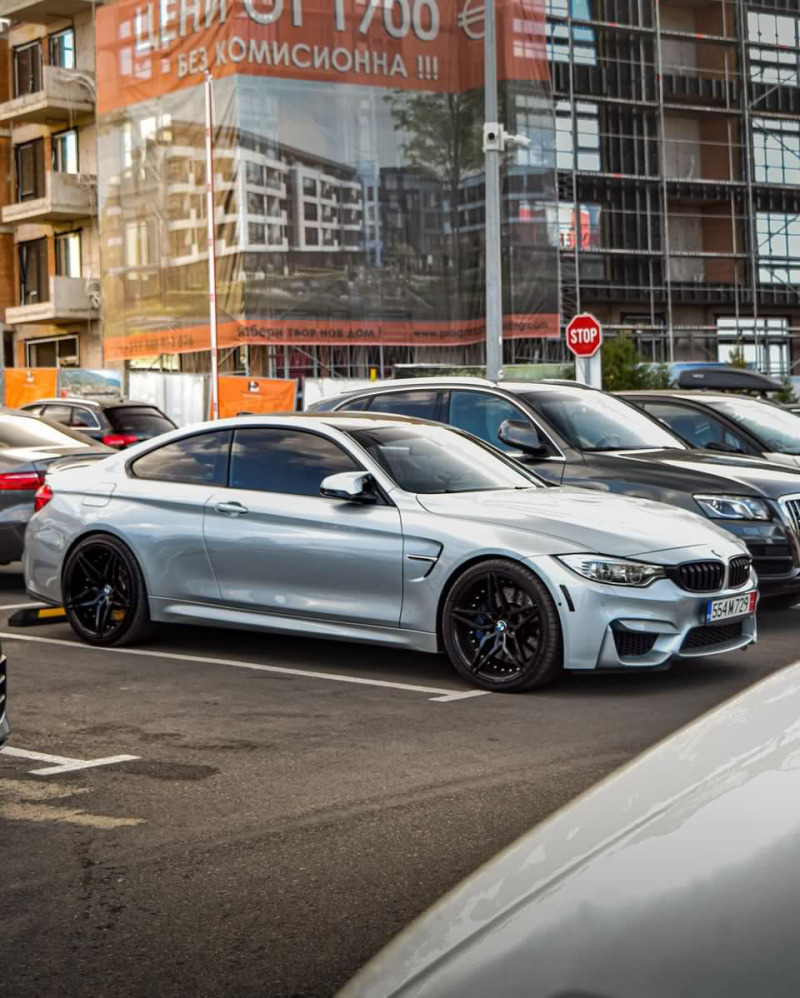 BMW M4 Carbon, снимка 4 - Автомобили и джипове - 45715991