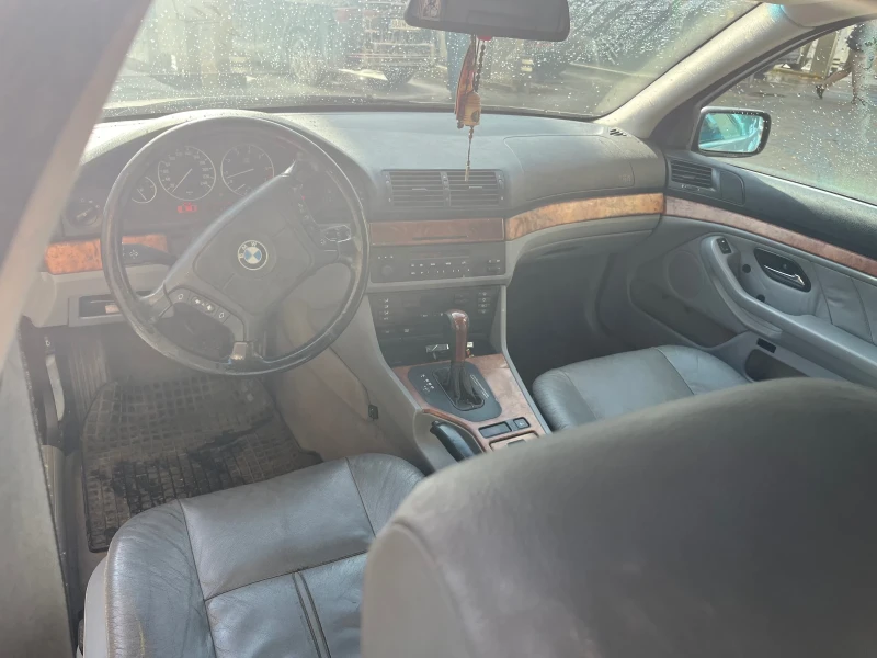 BMW 528, снимка 9 - Автомобили и джипове - 47761573