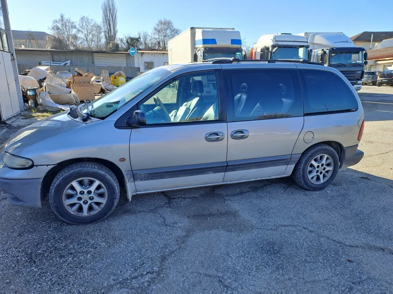 Chrysler Voyager 2, 4 LE, снимка 5 - Автомобили и джипове - 48557294