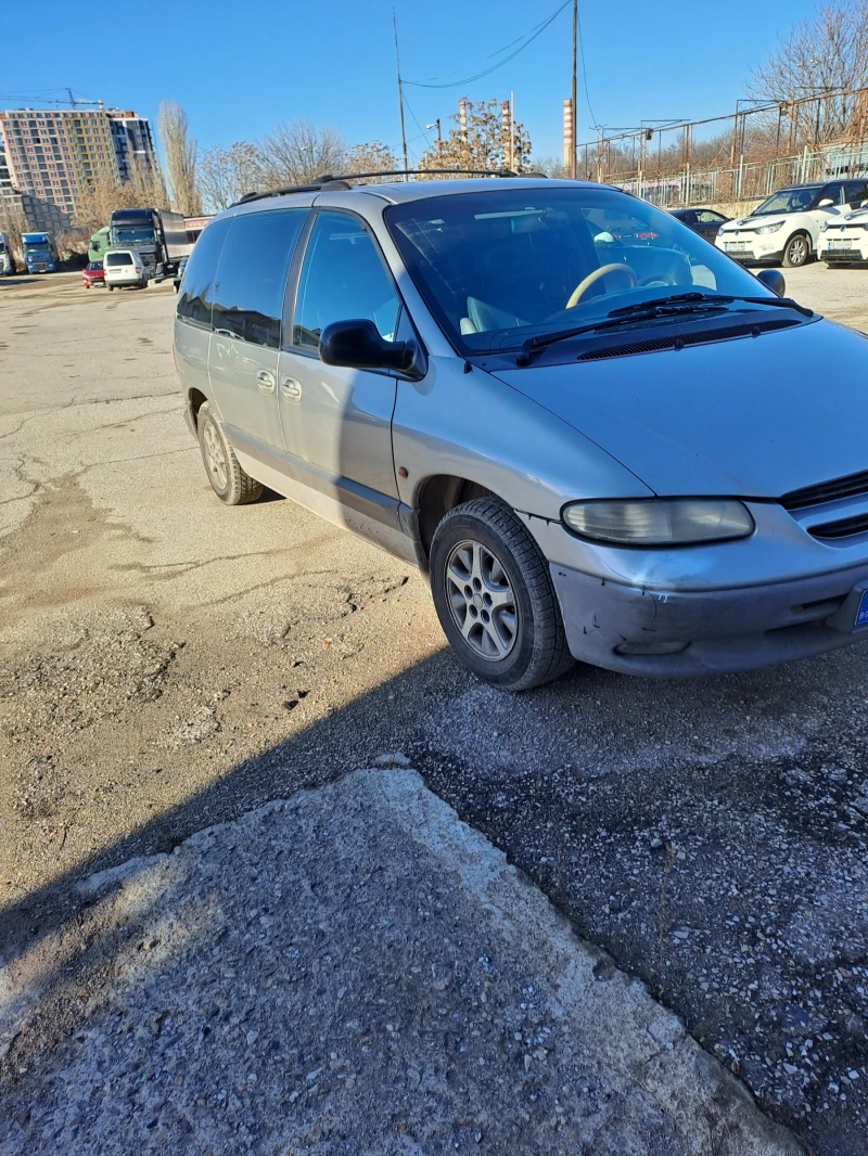 Chrysler Voyager 2, 4 LE, снимка 2 - Автомобили и джипове - 48557294