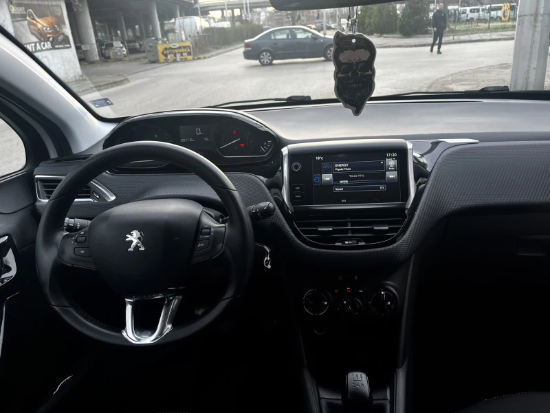 Peugeot 208 1.2 Led, снимка 8 - Автомобили и джипове - 49529649