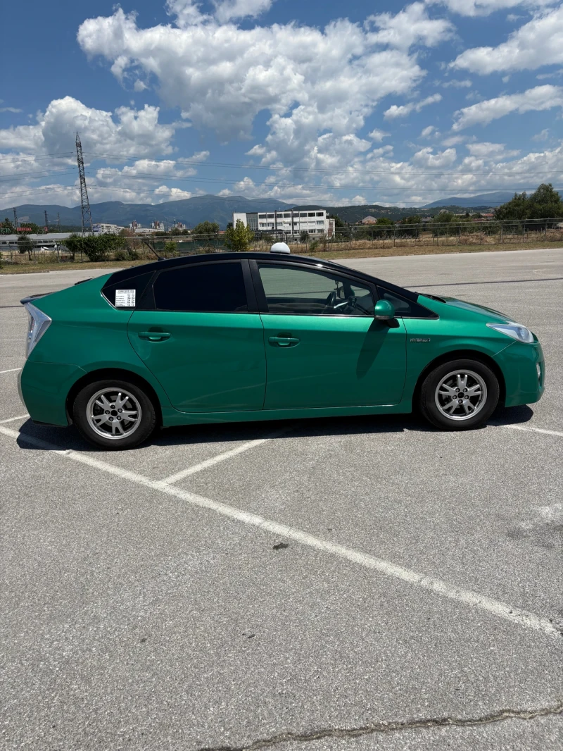 Toyota Prius, снимка 6 - Автомобили и джипове - 50853579