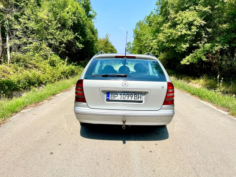Mercedes-Benz C 220, снимка 4 - Автомобили и джипове - 51905526