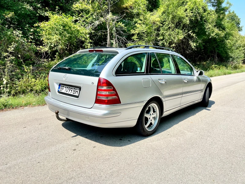 Mercedes-Benz C 220, снимка 5 - Автомобили и джипове - 51905526