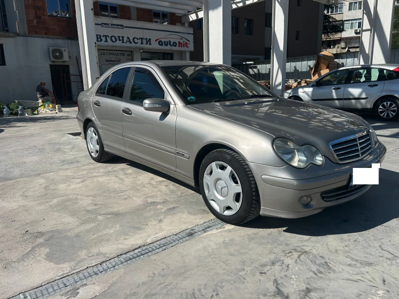 Mercedes-Benz C 200, снимка 2 - Автомобили и джипове - 52286150