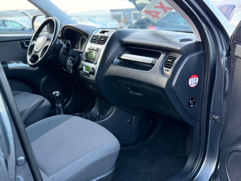 Kia Sportage = 4X4= ИТАЛИЯ= ГАЗ= BIFUEL= 151 ХИЛЯДИ= , снимка 11 - Автомобили и джипове - 52451286