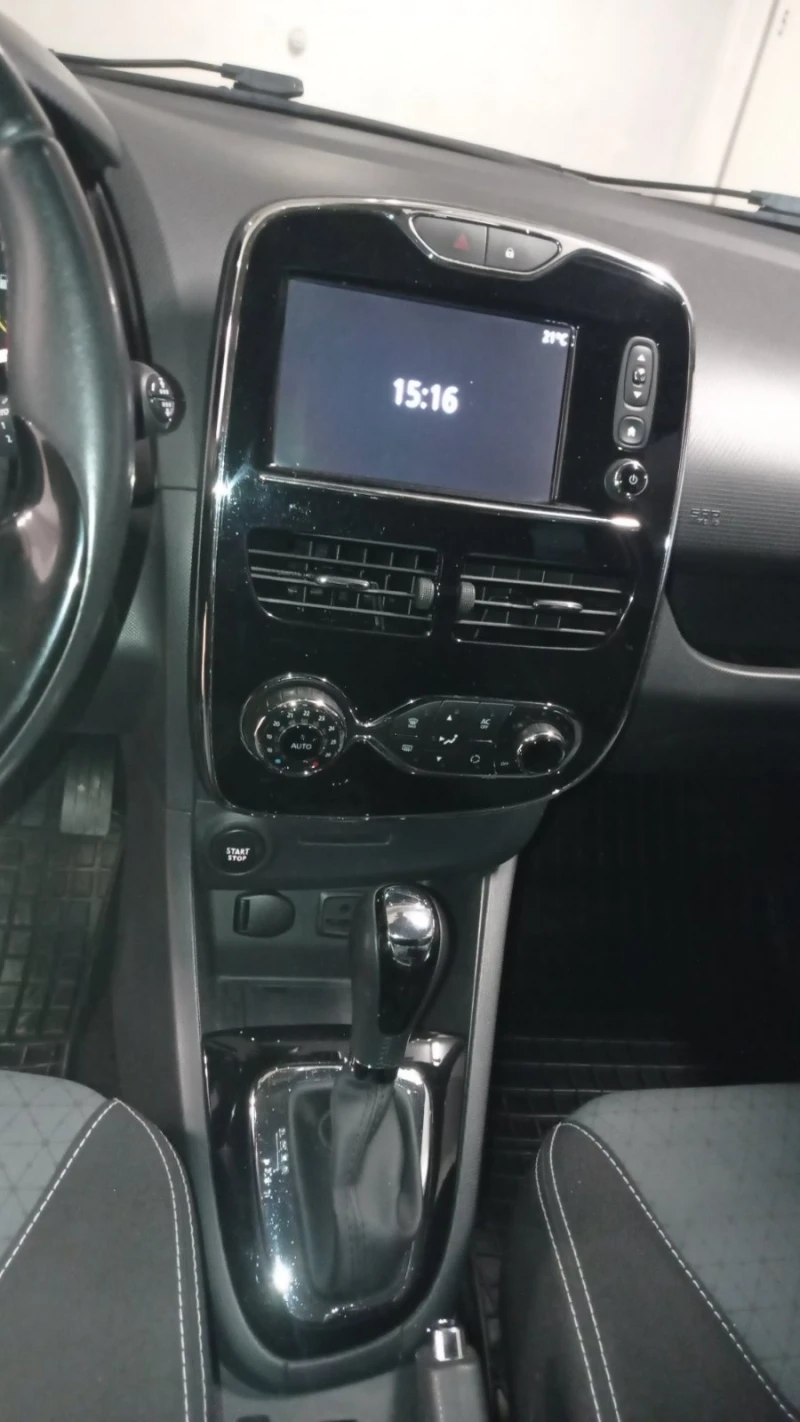 Renault Clio 1.2, снимка 8 - Автомобили и джипове - 52534020