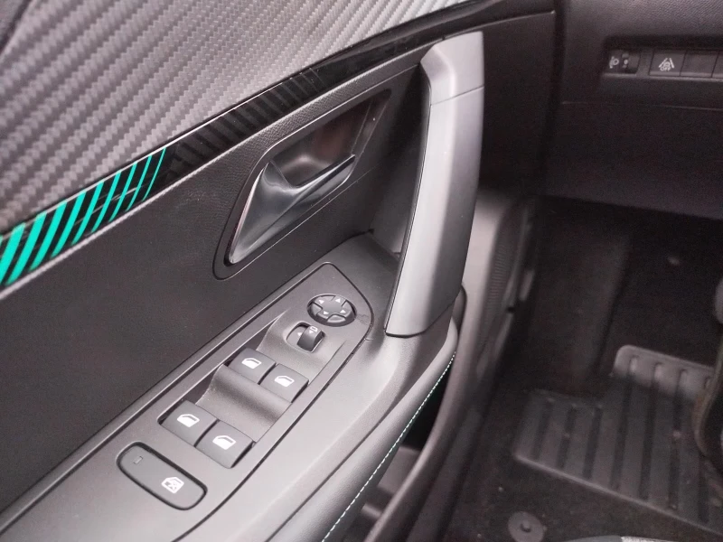 Peugeot 2008 ALLURE/136HP/CAM/LED/L.ASSIST/DIGI/634g, снимка 9 - Автомобили и джипове - 52552464