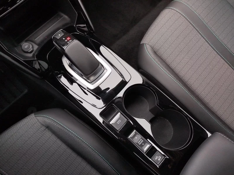 Peugeot 2008 ALLURE/136HP/CAM/LED/L.ASSIST/DIGI/634g, снимка 11 - Автомобили и джипове - 52552464