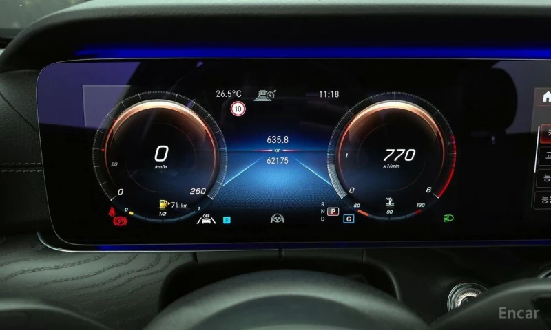 Mercedes-Benz E 220, снимка 8 - Автомобили и джипове - 52807745