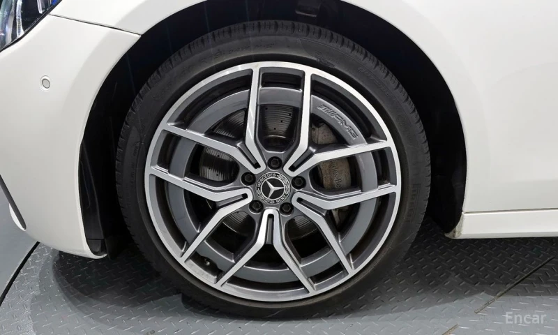 Mercedes-Benz E 220, снимка 5 - Автомобили и джипове - 52807745