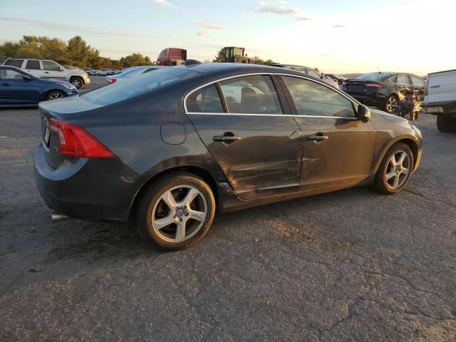 Volvo S60 T5, снимка 3 - Автомобили и джипове - 47958437