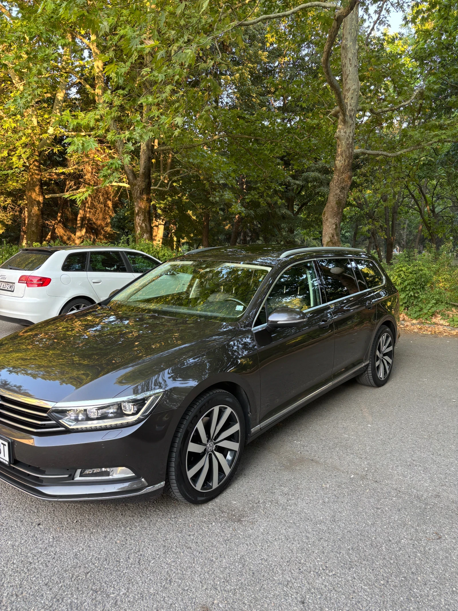 VW Passat R Line BluMotion Матрикс/Дигитал/Пано/Масаж/Кожа, снимка 1