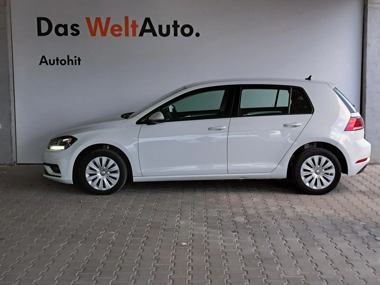 VW Golf Trendline 1.6TDI BMT - изображение 3