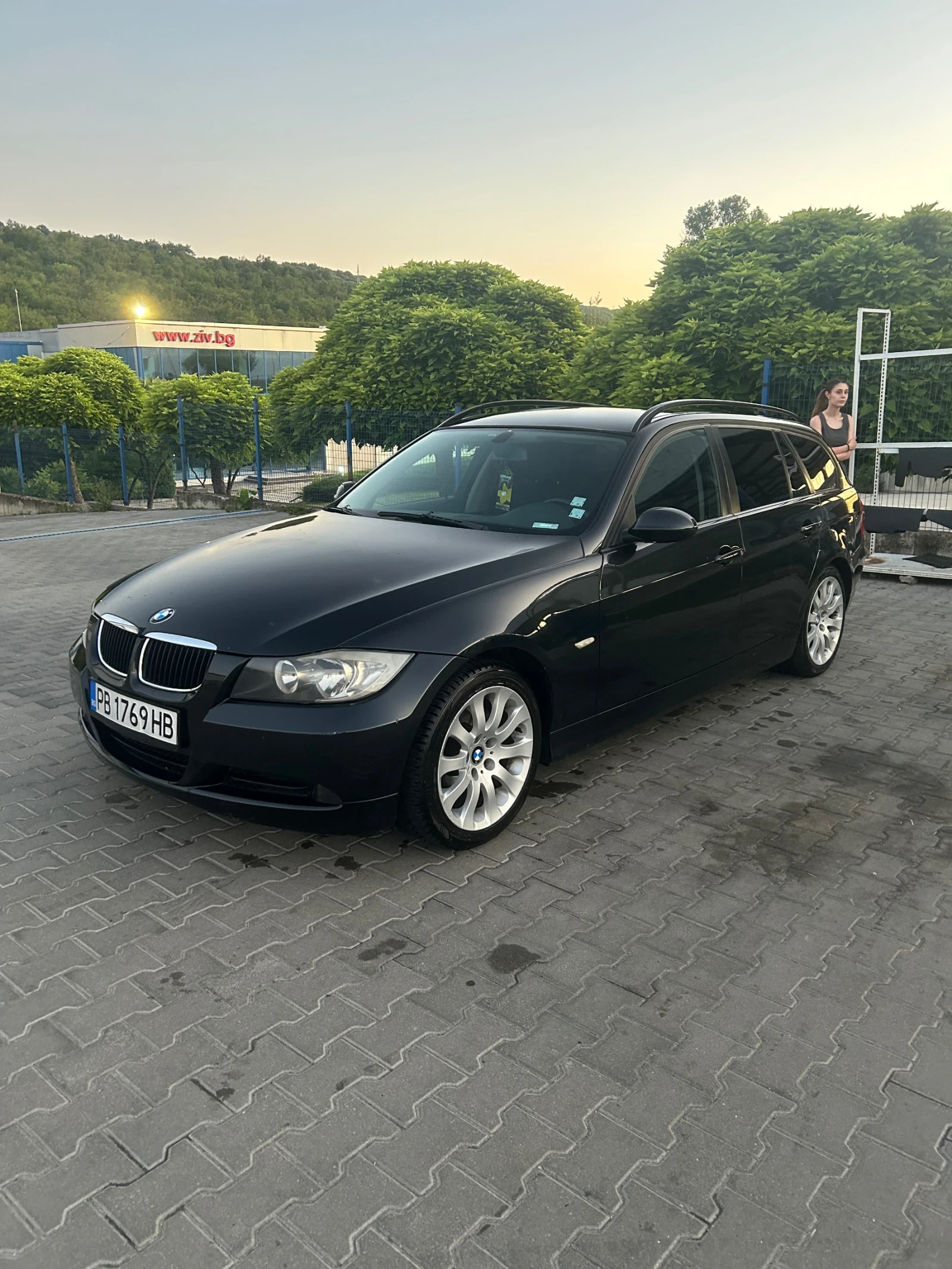 BMW 320  - изображение 2