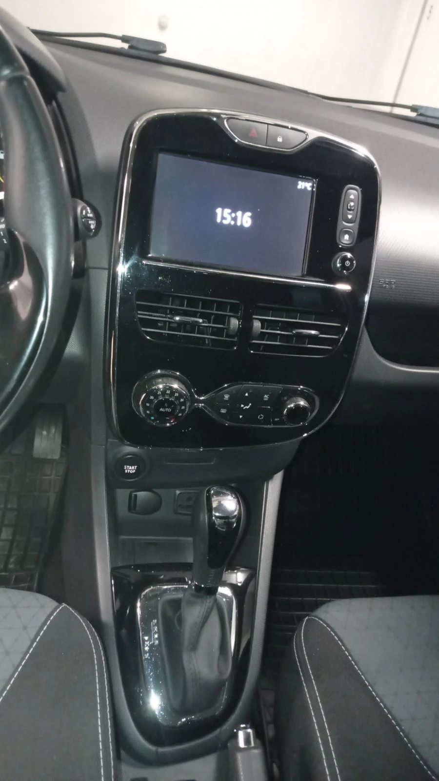 Renault Clio 1.2 - изображение 8