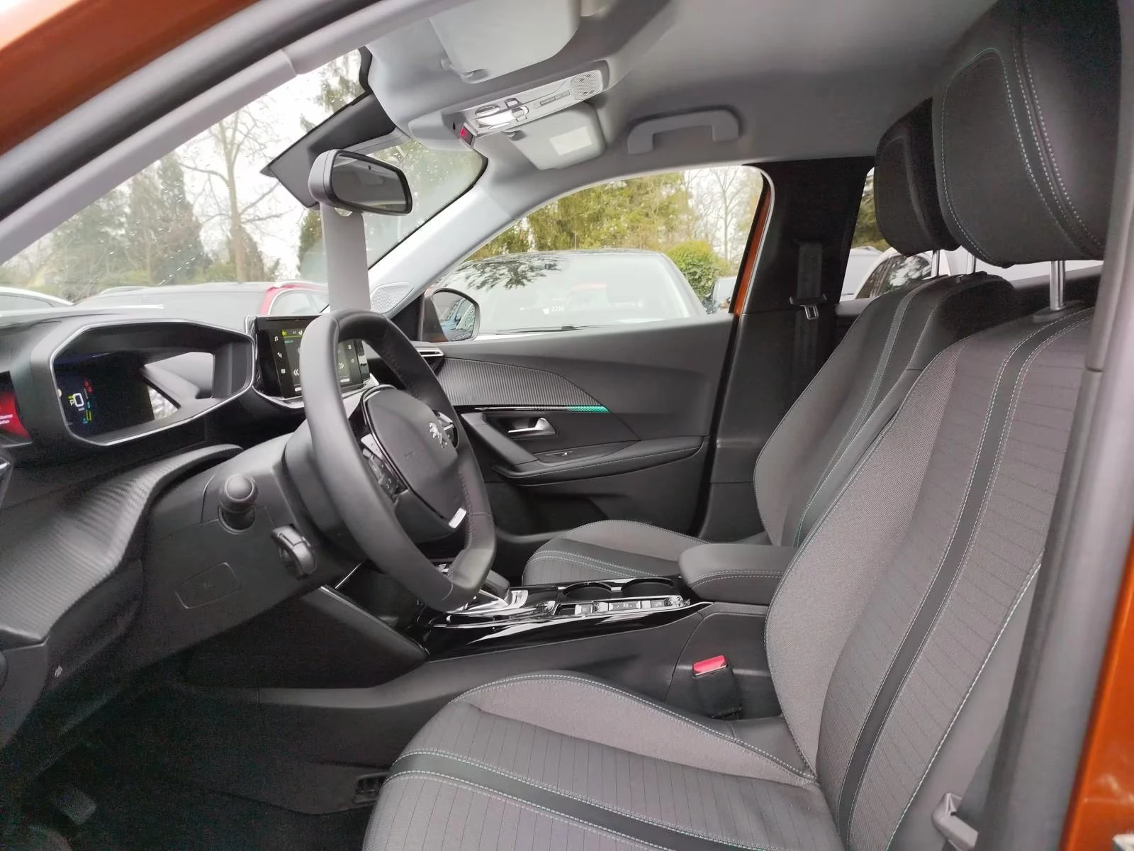 Peugeot 2008 ALLURE/136HP/CAM/LED/L.ASSIST/DIGI/634g - изображение 4