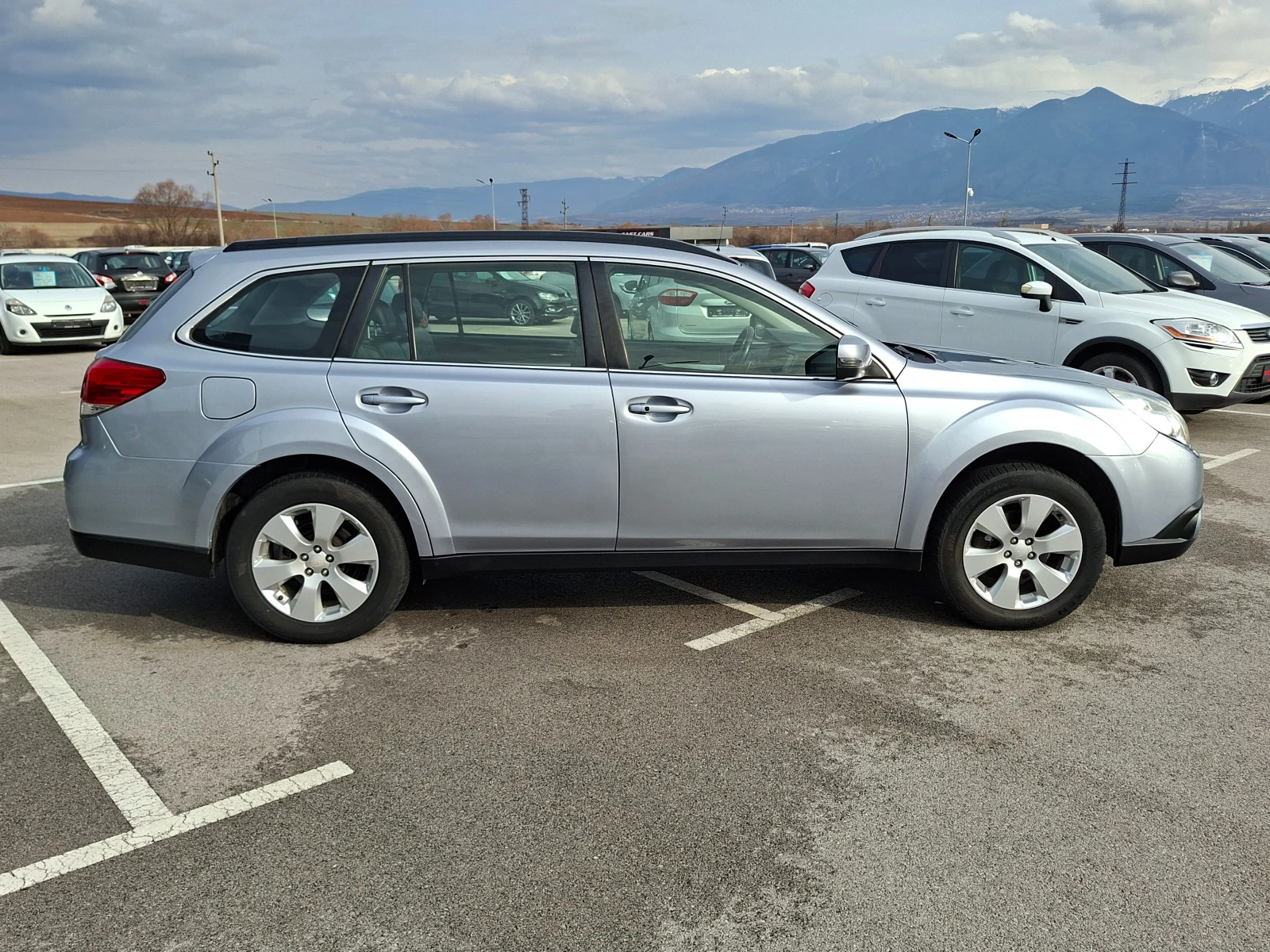 Subaru Outback 2.5i ALL SUMMETRICAL, снимка 7 - Автомобили и джипове - 53715357