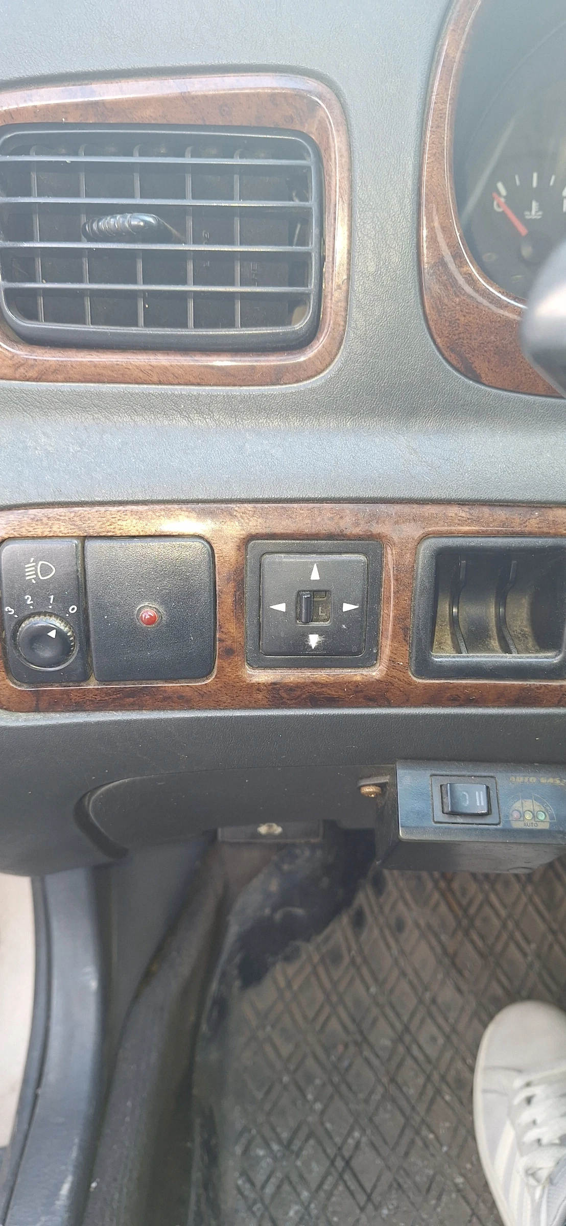 Kia Clarus, снимка 10 - Автомобили и джипове - 53925866