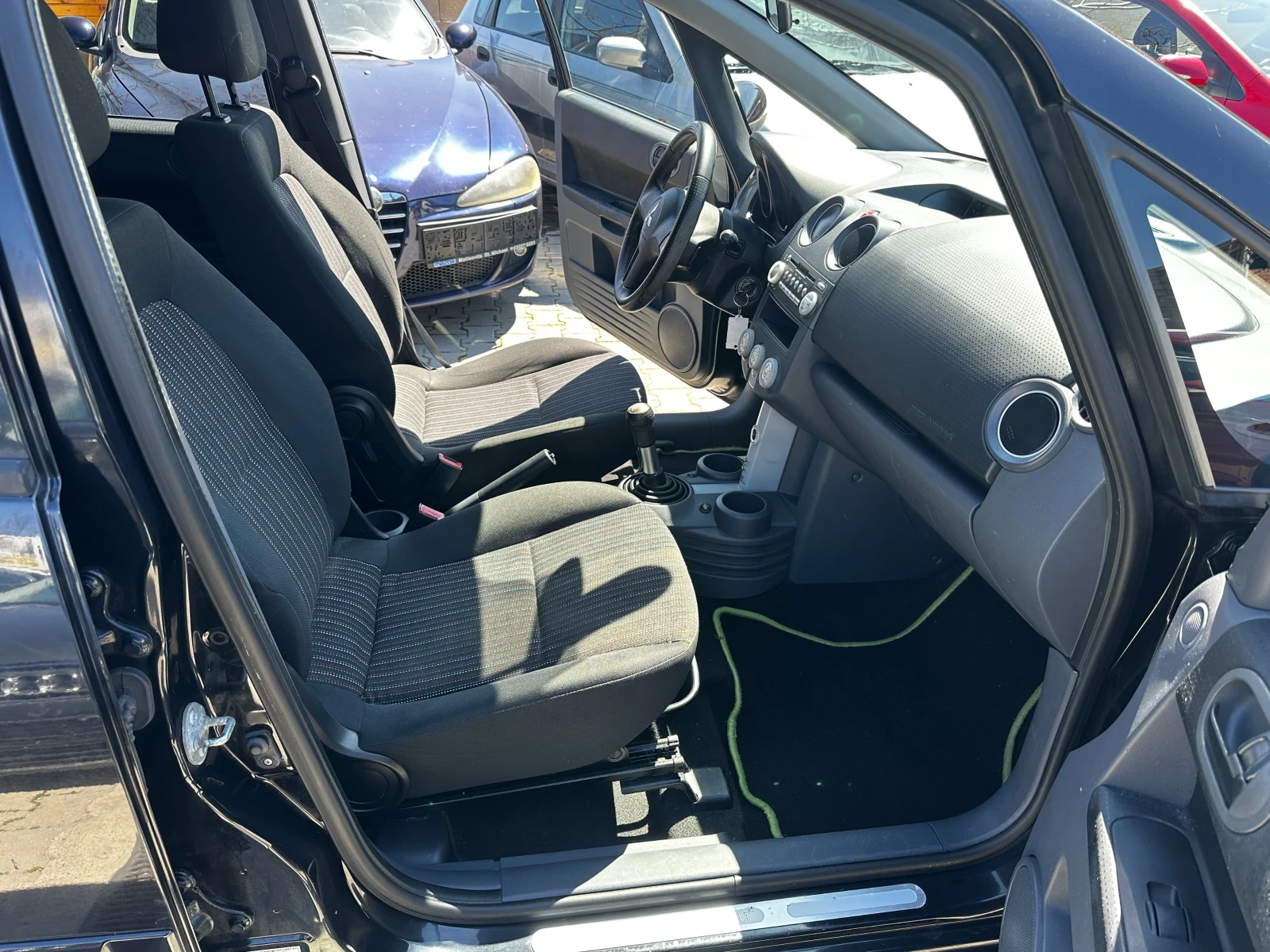 Mitsubishi Colt 1.3 95к.с , снимка 11 - Автомобили и джипове - 54145052