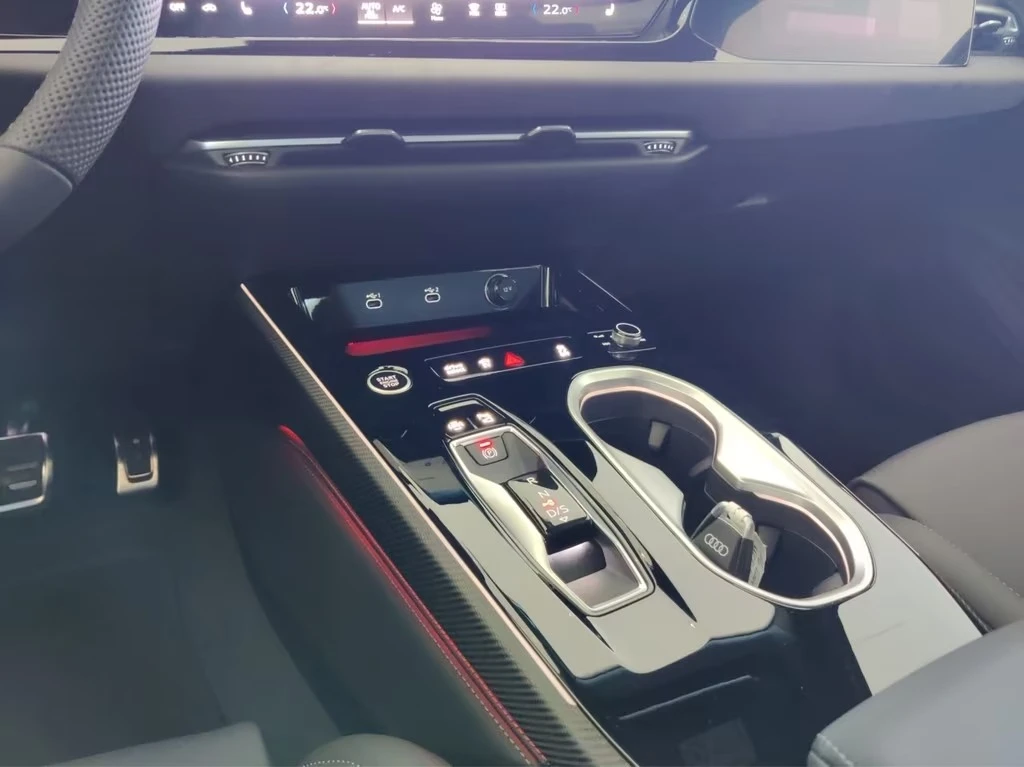 Audi A6 LIMOUSINE E- HYBRID QUATTRO S LINE , снимка 12 - Автомобили и джипове - 54467541